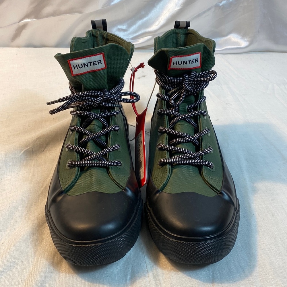 HUNTER Unisex  Olive shoes Size men’s 8.5 women’s 10.5 new